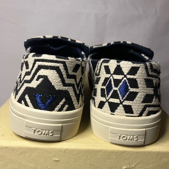 Women’s TOMS Sunset Stellar Metallic Blue Aztec Print Slip On Sneaker 👟 - Picture 2 of 6